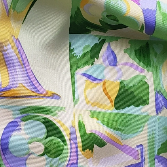 Louis Vuitton 100% Silk Scarf - Picture 4 of 5